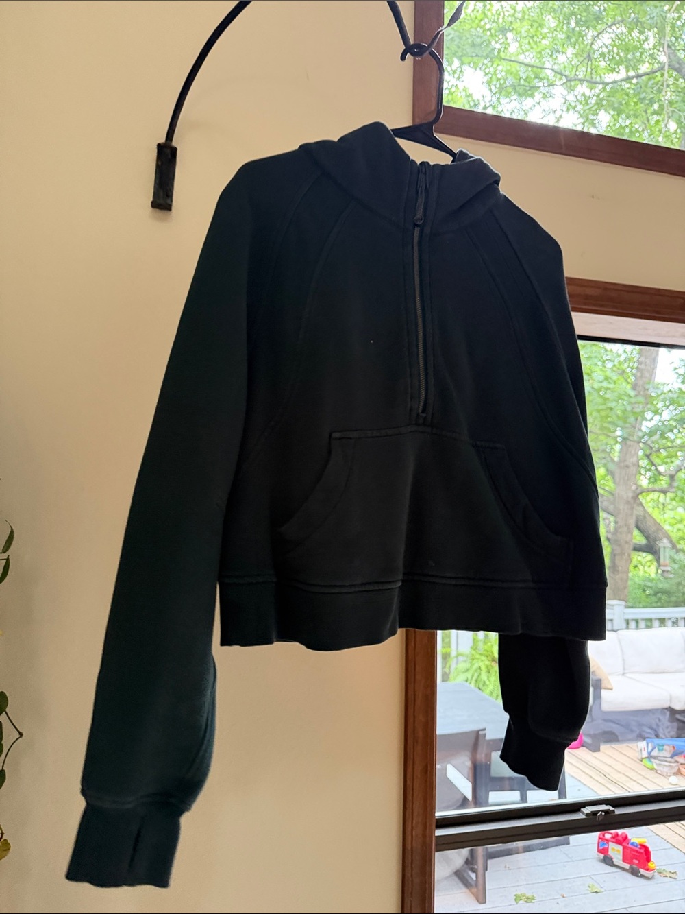 Lululemon Scrub Cropped Hoodie - Half-Zip Hoodie